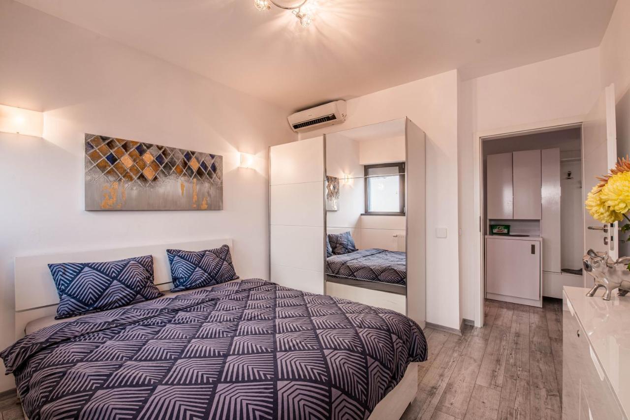 2-Room Penthouse Plaza Residence P1 Bukarest Kültér fotó