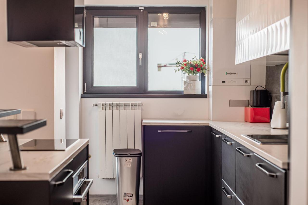2-Room Penthouse Plaza Residence P1 Bukarest Kültér fotó